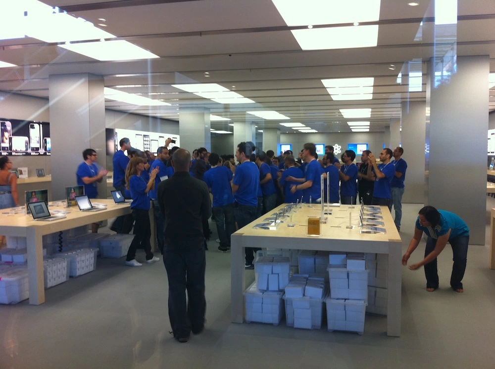 Foto de Inauguración Apple Store La Maquinista (36/93)