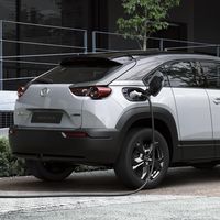 El Mazda MX-30 ya tiene precio en España: un SUV eléctrico con puertas suicidas y 200 km de autonomía desde 34.590 euros