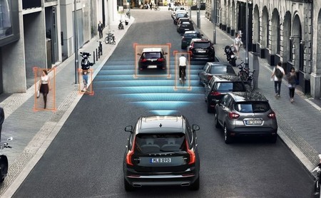 Así es como la conectividad hace tu coche más seguro (y se protege para ser más segura)  