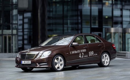 El Mercedes-Benz E 300 BlueTEC HYBRID ya tiene precio