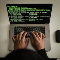 Diez hackers y una IA intentaron hackear un sistema. Hubo un claro ganador