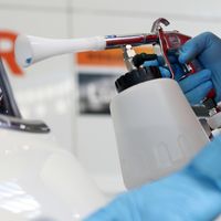 Sanidad alerta sobre la desinfección de coches con radiación ultravioleta: "Se desconoce si reduce lo suficiente el virus"