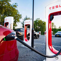 Dos ladrones fueron a un atraco sin recargar su Tesla Model X. Los pillaron por parar a recargar en la huida