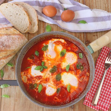 Los huevos a la pizzaiola son la receta italiana todoterreno para salir de la pasta desde el desayuno a la cena 