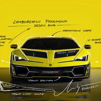 Ni más pequeños ni divididos: Lamborghini defiende los faros de toda la vida porque "los coches necesitan una cara"