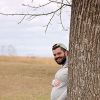 La divertida foto de maternidad en la que ¡es él quien aparece embarazado!