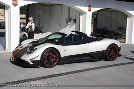 Pagani Zonda Cinque Roadster, montados en una obra de arte con ruedas