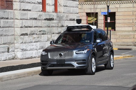 Uber reiniciará su programa de conducción autónoma enfocándose en la seguridad