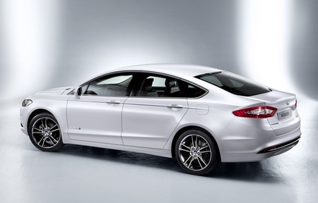 Ford Mondeo Híbrido 03
