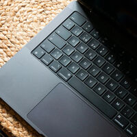 Este MacBook tiene un equilibrio perfecto entre potencia y portabilidad y Amazon nunca lo había tenido tan barato 