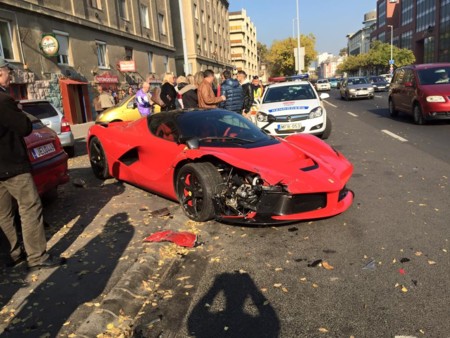 Dolorpasión™: Truco o trato con un Ferrari LaFerrari