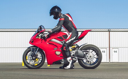 Nuevo Mono Spidi Cuero Unibody 002