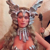 James Cameron trabajó en una película que no solo fusilaba Los Siete Samuráis, también copia a Star Wars con todo descaro