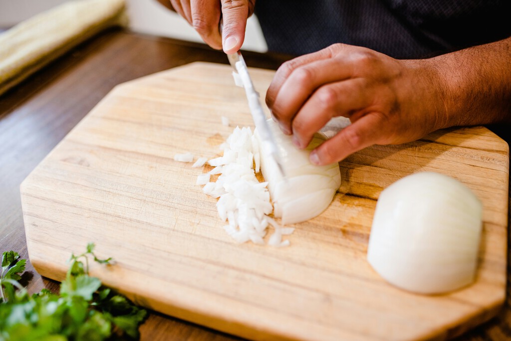 Los expertos en nutrición coinciden: las cebollas que tienen brotes verdes son perfectamente seguras para comer