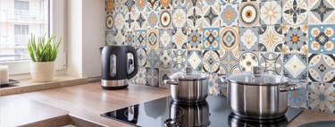 Cambiar el aspecto de la cocina, sin obras y por muy poco dinero: así puedes hacerlo gracias a los vinilos de nueva generación 