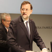Rajoy promete una exención total del IRPF para jubilados y para el primer empleo 