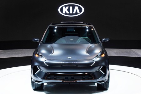 El KIA Niro eléctrico viene en camino, pero no es igual que el Ioniq EV... y eso podría salir caro