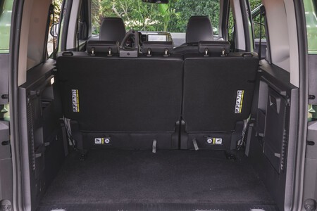 Tourneo Courier Bursting Green 024