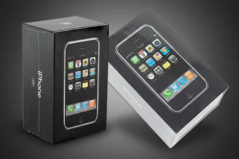 Un ingeniero de Apple tuvo que decidir en el último segundo qué hacer en la aduana. En su maleta llevaba los doce primeros iPhone de la historia