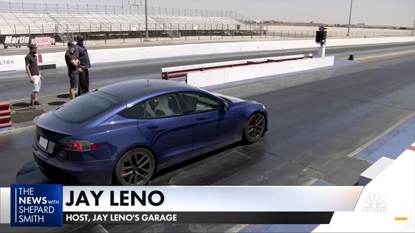 Brutal El Tesla Model S Plaid Bate El Record De Aceleracion En El Cuarto De Milla Con Jay Leno Al Volante