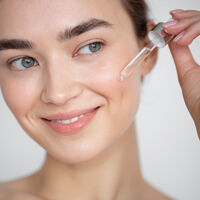 Por fin he dado con un sérum de efecto flash que borra el cansancio de inmediato y deja la piel lista para las fiestas  