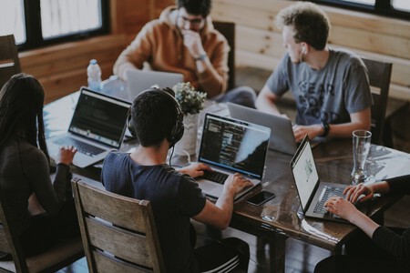 Las empresas españolas por fin permiten a los desarrolladores trabajar en remoto como ellos querían: todo gracias a la pandemia