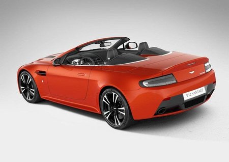 Aston Martin V12 Vantage Roadster, 517 CV de herencia fraternal