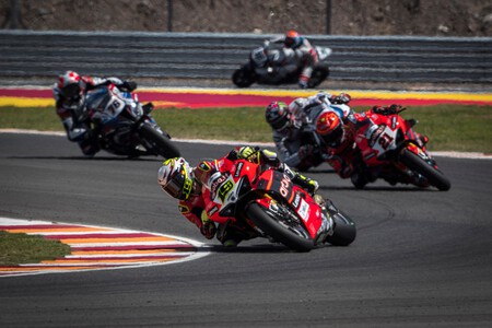 Álvaro Bautista logra la decimocuarta victoria del año en Argentina y ya hace cuentas para cantar el alirón