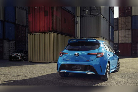 Mira con atención: el Toyota GR Corolla se asoma tímidamente en teasers