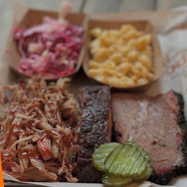 All Wood, el lugar en CDMX donde puedes pedir tu cena navideña al estilo Texas con brisket, costillitas y puré de papa
