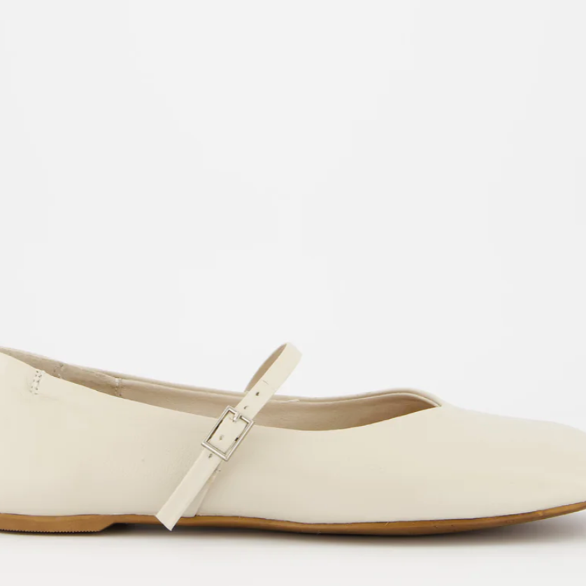 Ulanka Benis - Bailarinas de piel
