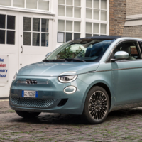 Las agencias están sufriendo con el Fiat 500 eléctrico porque nadie lo quiere. Un concesionario los está "regalando" para deshacerse de ellos