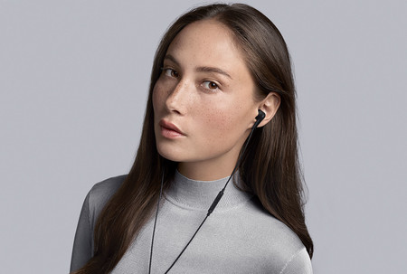 Bang & Olufsen amplía su gama de auriculares con cancelación activa del ruido con un nuevo modelo in-ear, el E4