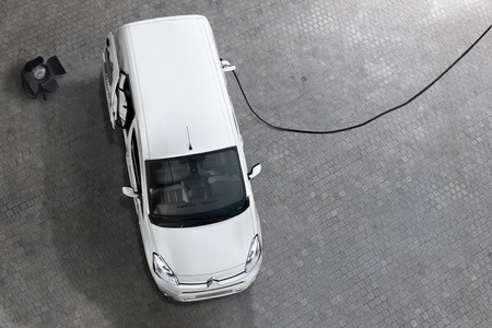 Citroen Berlingo EV carga