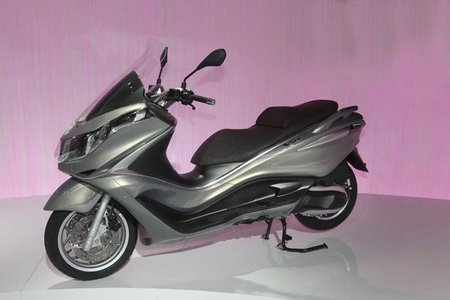 Piaggio X10, nuevo maxi Scooter Gran Turismo