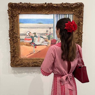 Las nuevas Nike en color algodón de azúcar que mejor sientan con vestidos fresquitos 