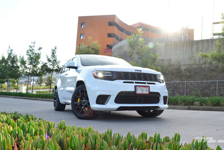 Jeep Grand Cherokee Trackhawk, a prueba: 707 memorables, emocionantes y ruidosos caballos