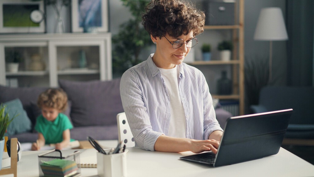 Extremadura tiene un plan para pymes y autónomos: 2.500 euros por cada empleado que teletrabaje o tenga horario flexible