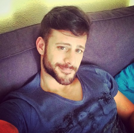Giuseppe di Bella, ese bailarín que roba protagonismo a Edurne en Eurovisión
