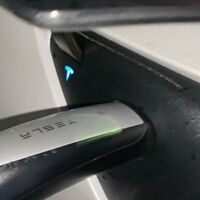 Secuestrado por un Supercargador de Tesla: la delirante historia del hombre que tardó 15 horas en poder seguir con su vida