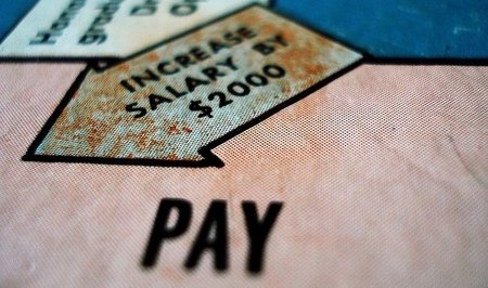 La renta disponible de los españoles corre el riesgo de empobrecerse aún más a corto plazo