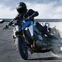 Suzuki quiere unirse a la fiesta de las motos eléctricas en 2024, pero también quiere salvar las motos de gasolina