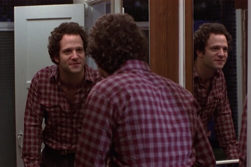 “Tiene una novia guapa y un coche bonito. ¿Cuál es su problema?”. Hace 45 años los ejecutivos no entendían qué hacer con esta película romántica, pero se convirtió en un clásico 