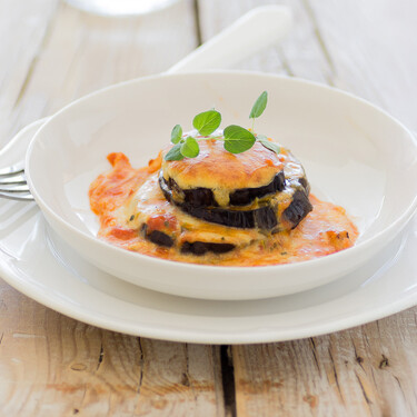 Berenjenas a la parmesana: receta tradicional italiana, muy fácil y suculenta