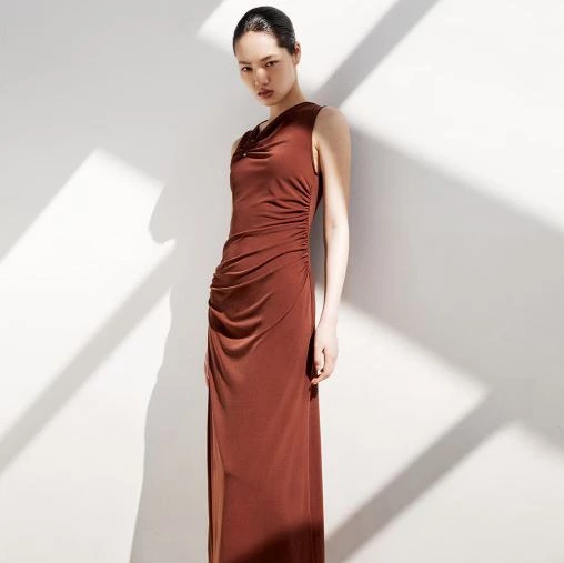 Sfera - Vestido aplique.