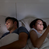 Cuando por fin duerman los niños, apagad los móviles