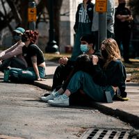 Una profesora universitaria lo admite: "no hay motivos para creer que los jóvenes de la Generación Z tendrán seguridad económica" 