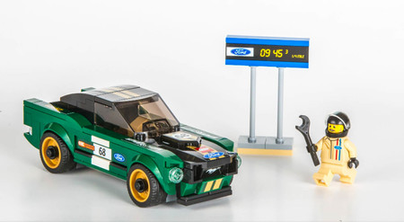 Ford Mustang fastback Lego Speed Champions
