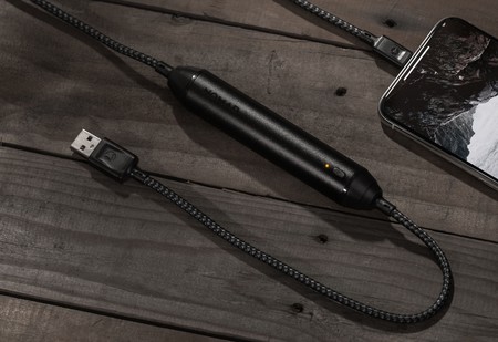 Nomad actualiza su Battery Cable, un cable Lightning con batería de 2.800 mAh de capacidad incorporada