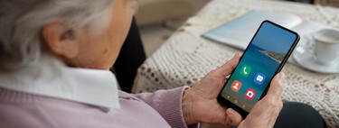 He preparado un Galaxy para una persona mayor con una idea clara: lo que más les ayuda no es instalar apps, es evitarles complicaciones 